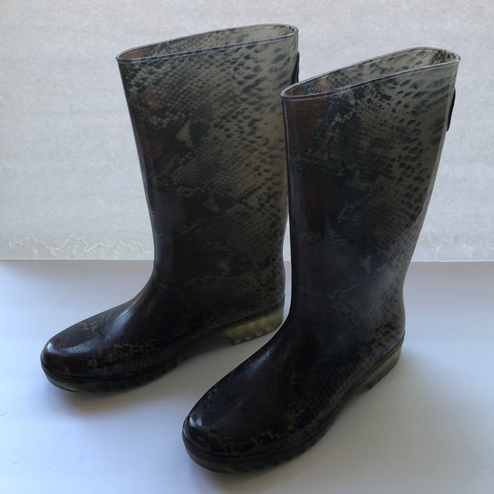 Stuart Weitzman Women Snake Print Rain Boots